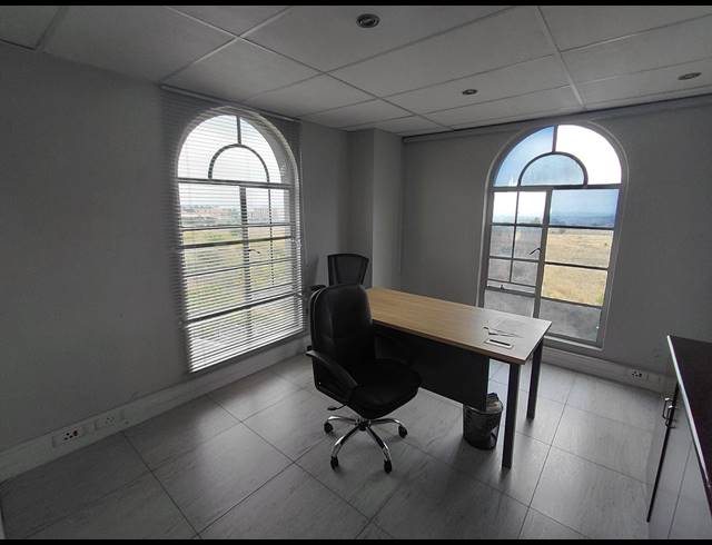 138M² OFFICE TO LET IN GRAND CENTRAL